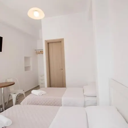 Charming Mykonian In Downtown Inn